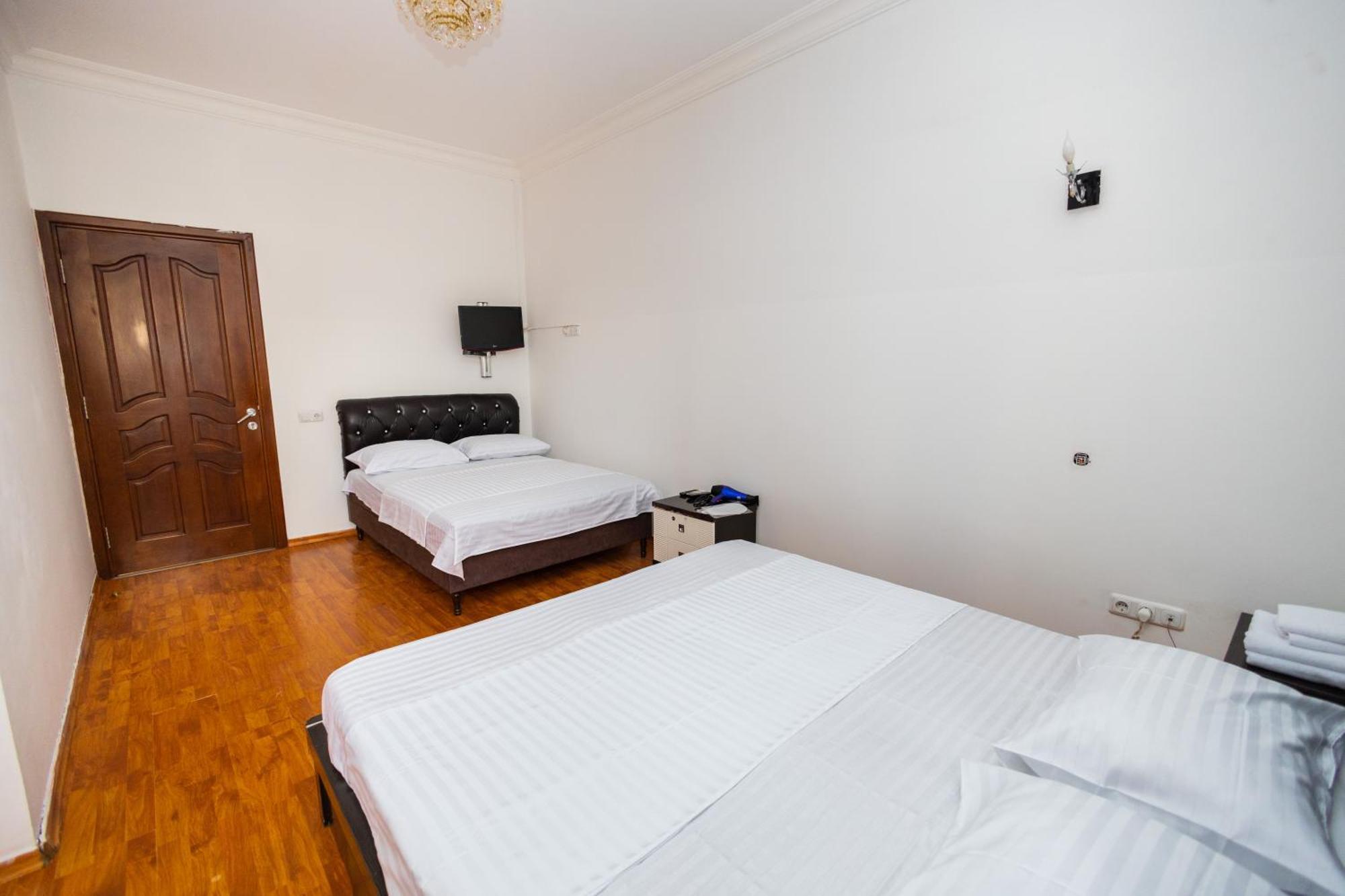 Yan Hotel 耶烈万 外观 照片