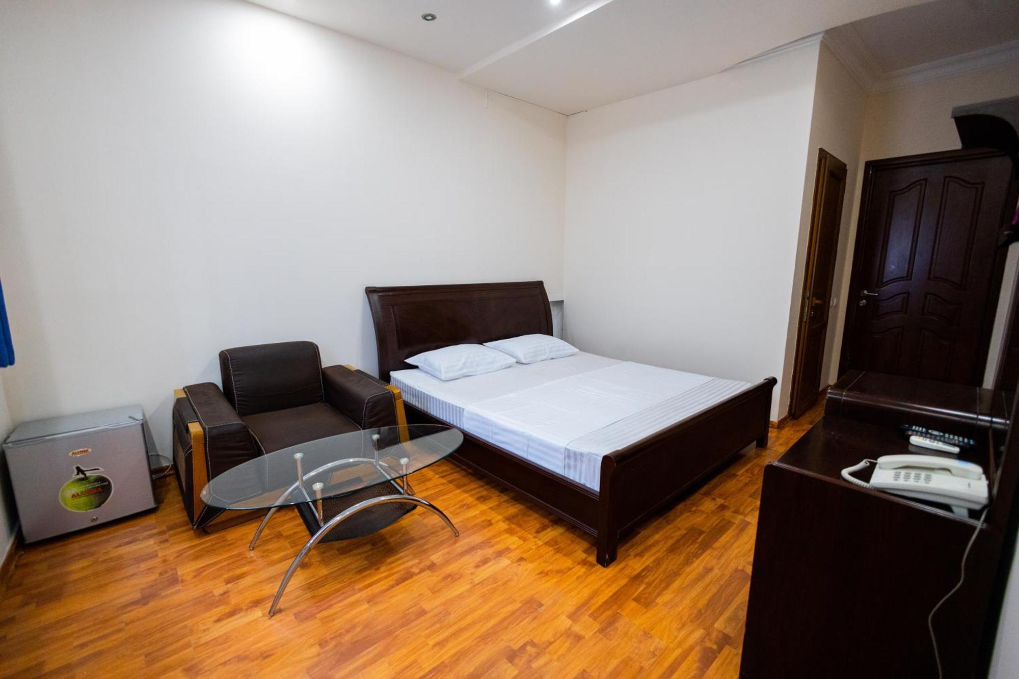 Yan Hotel 耶烈万 外观 照片