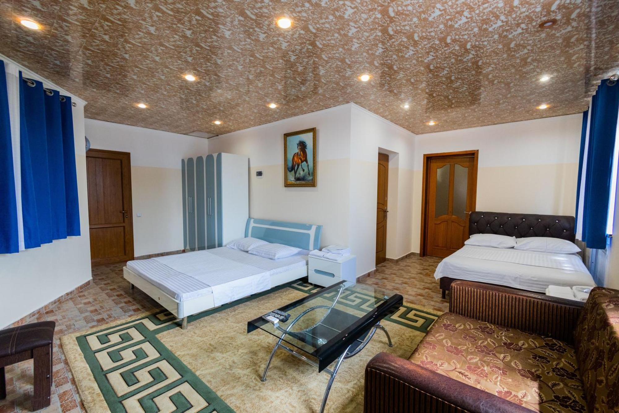 Yan Hotel 耶烈万 外观 照片
