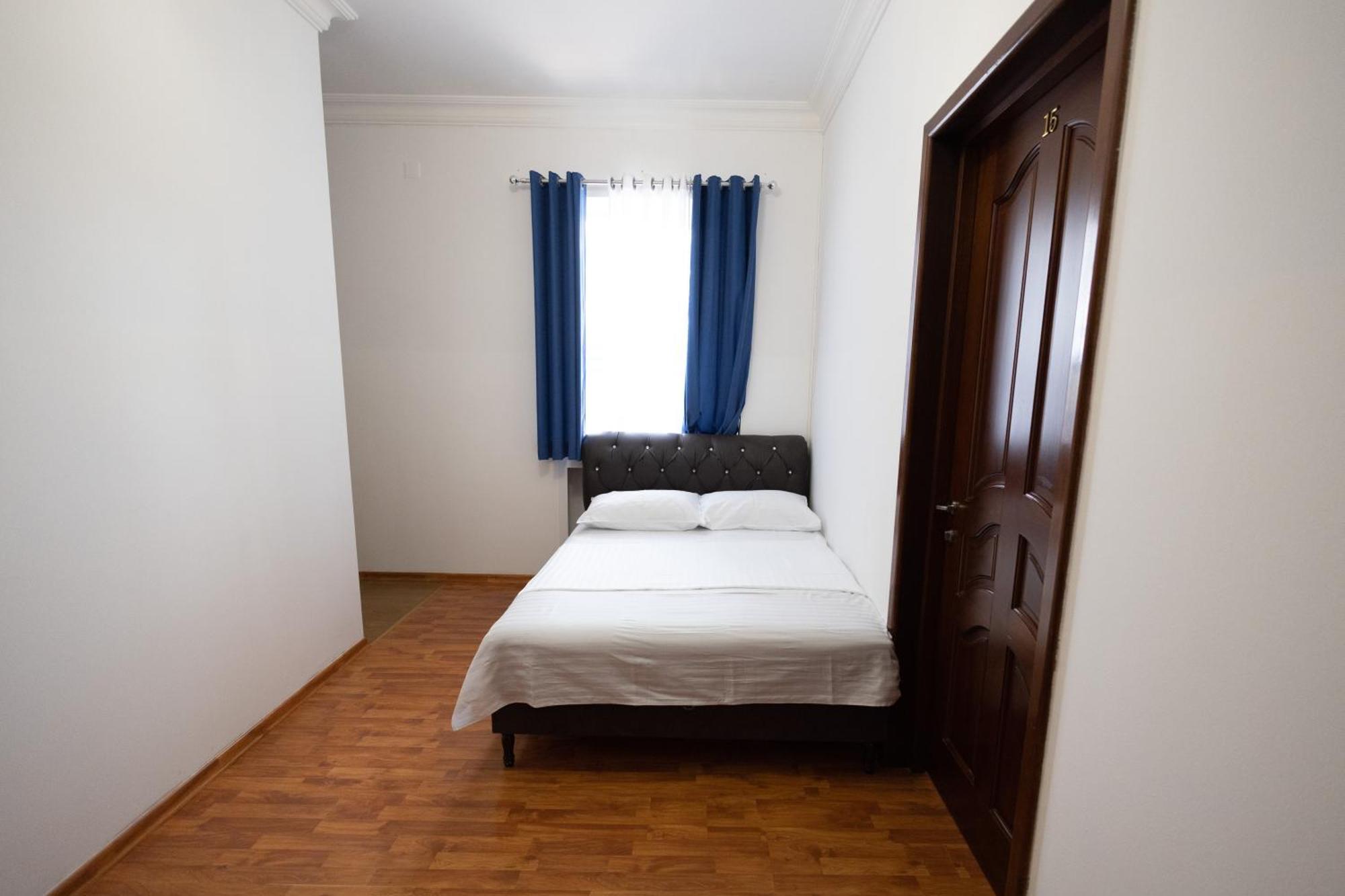 Yan Hotel 耶烈万 外观 照片